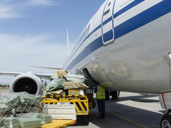 航空貨物快運(yùn)